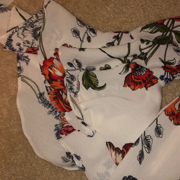 Long White Flower Print Blouse - Picture 2 of 5